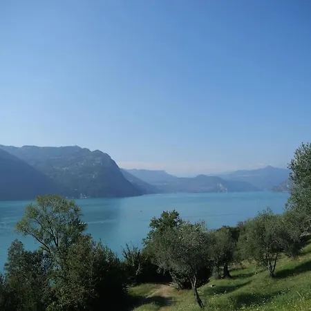 Appartement La Corte Del Cigno Monte Isola